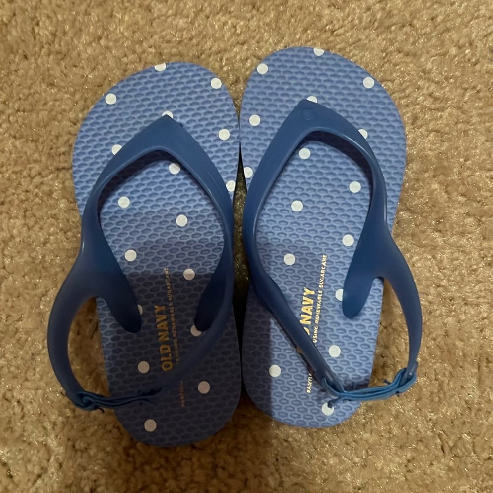 NWOT—Old Navy Toddler Flip Flops